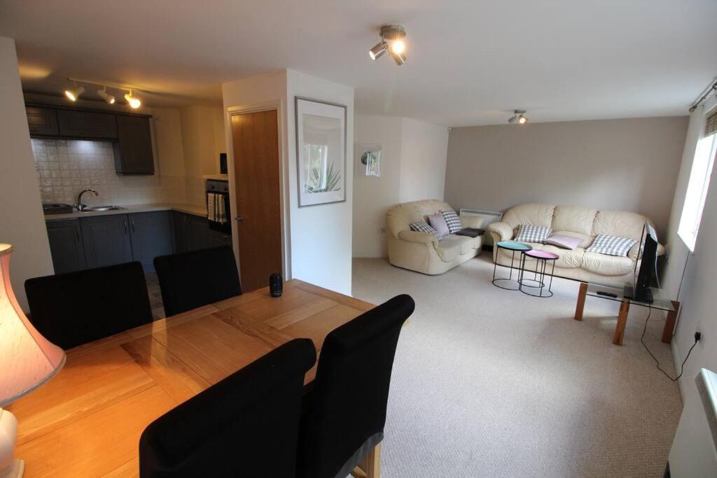 3 Bedroom Flat 10 Mins Walk To Bay And City Center Free Parking Cardiff Exterior foto